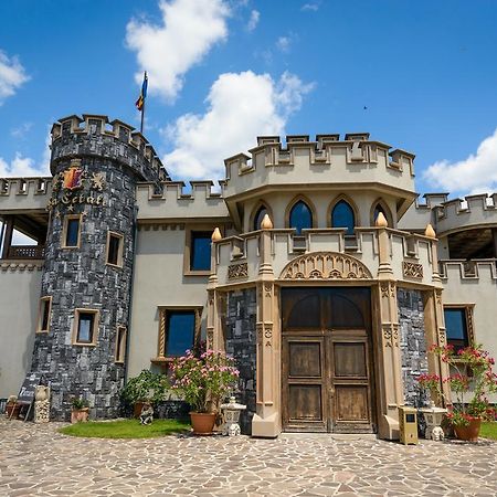 Hotel Lacetate Питешти Экстерьер фото