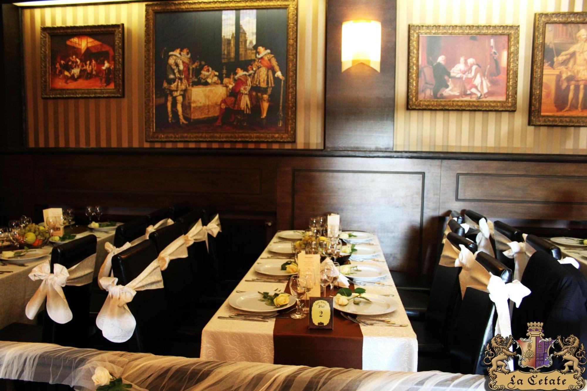 Hotel Lacetate Питешти Экстерьер фото