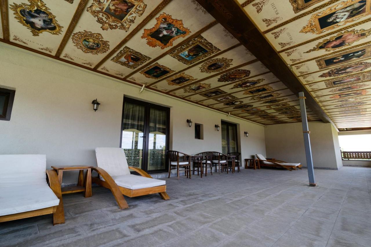 Hotel Lacetate Питешти Экстерьер фото