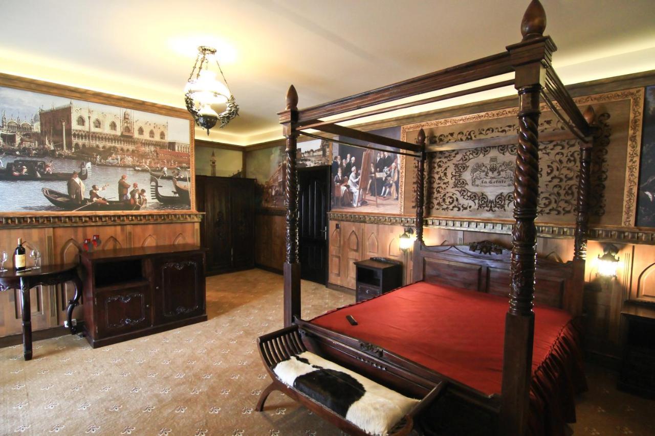 Hotel Lacetate Питешти Экстерьер фото